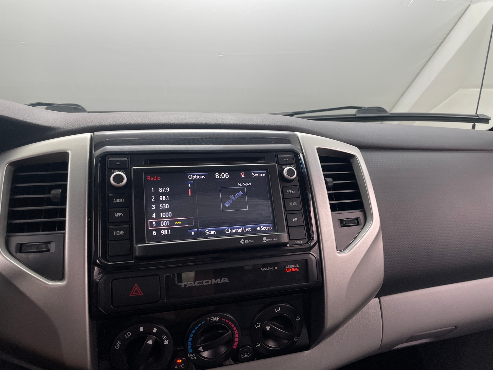 Thumbnail: 2015 Toyota Tacoma - 4