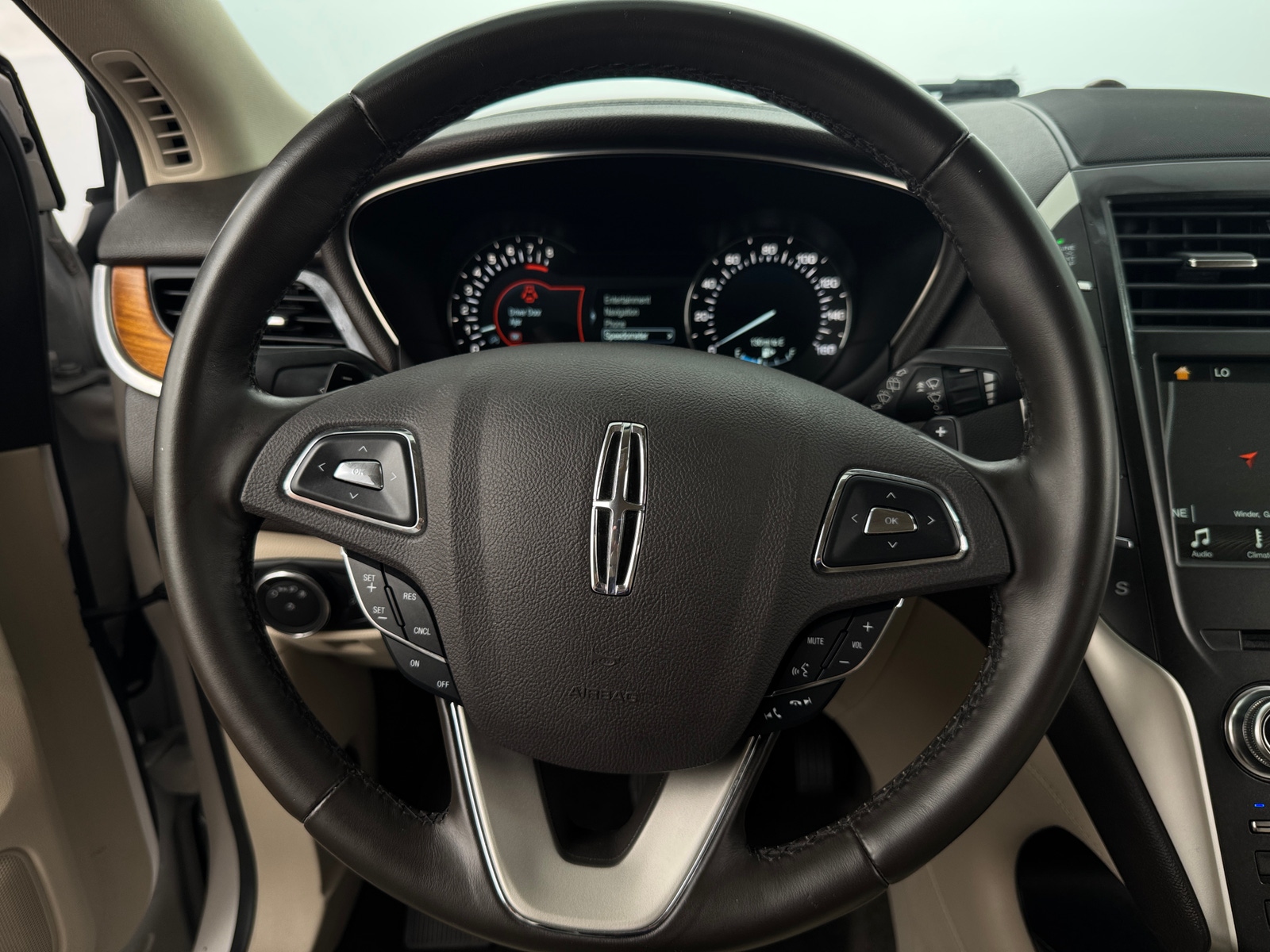 Thumbnail: 2018 Lincoln MKC - 4