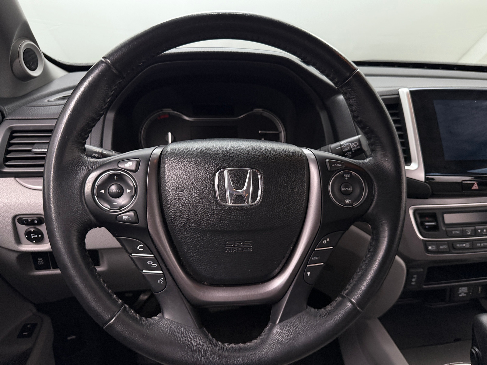 Thumbnail: 2016 Honda Pilot - 4