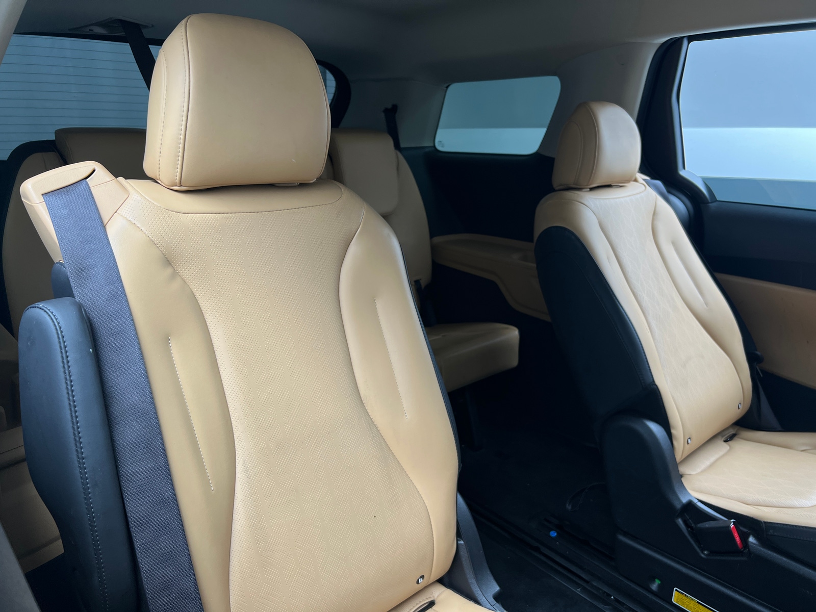 Thumbnail: 2022 Kia Carnival - 6