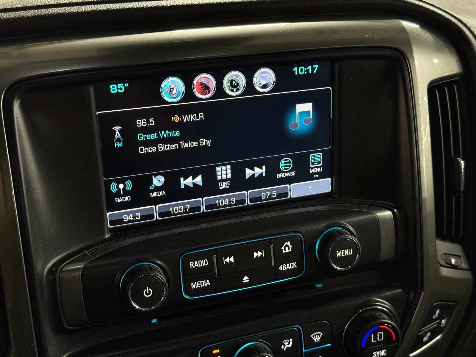 Thumbnail: 2016 Chevrolet Silverado 1500 - 3