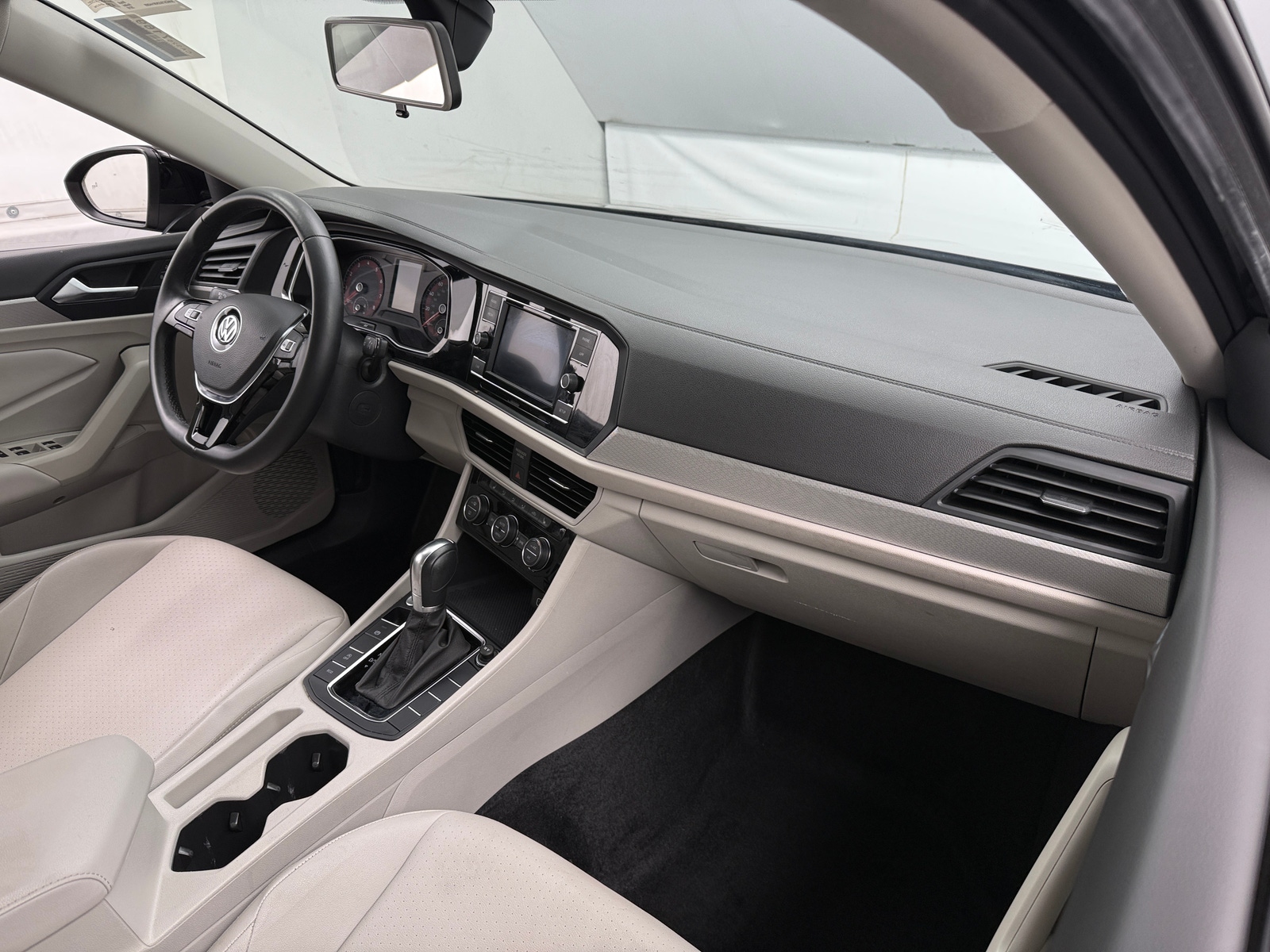 Thumbnail: 2019 Volkswagen Jetta - 2