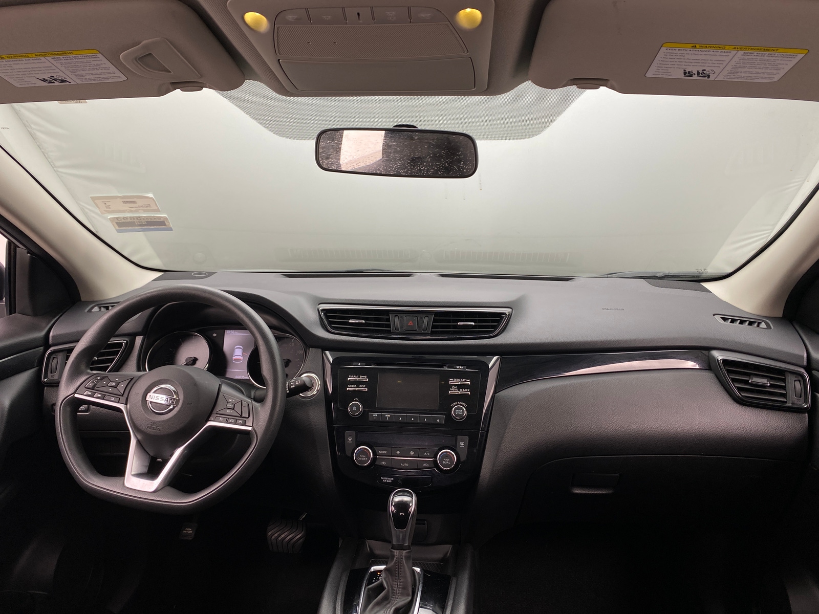 Thumbnail: 2017 Nissan Rogue Sport - 3