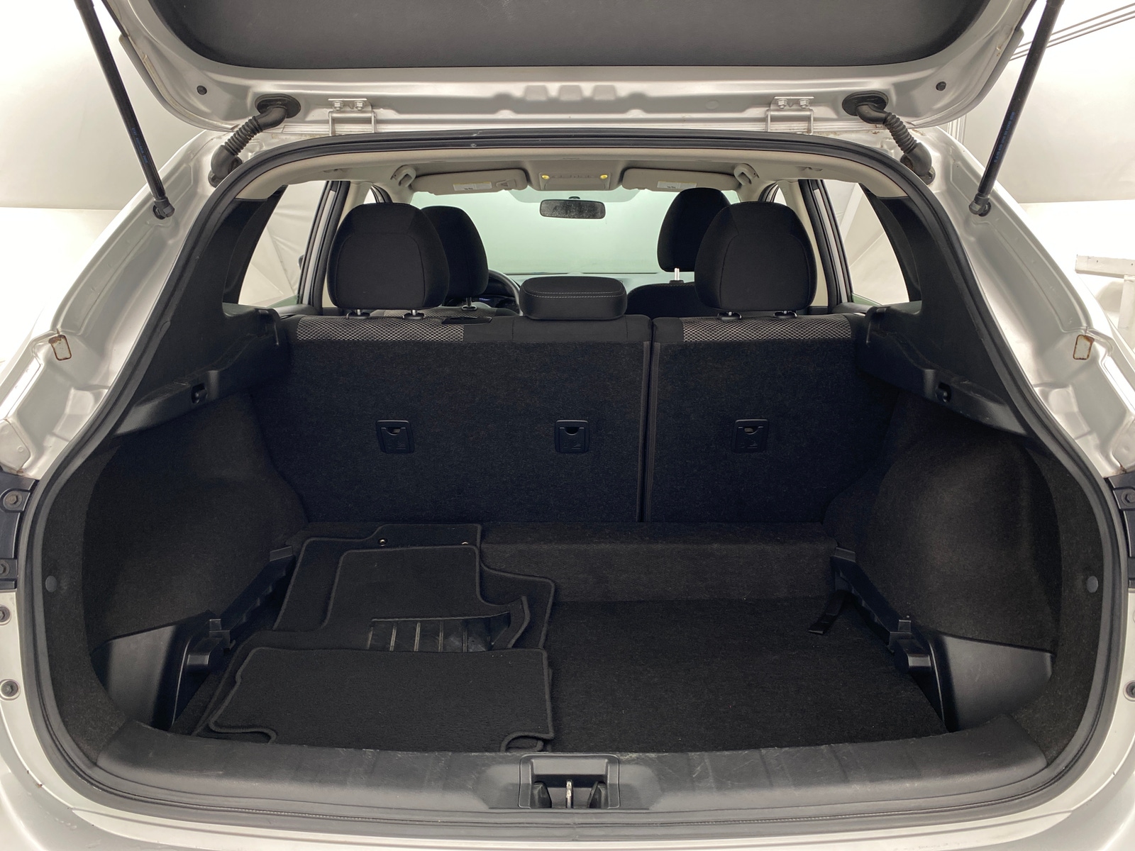 Thumbnail: 2017 Nissan Rogue Sport - 7