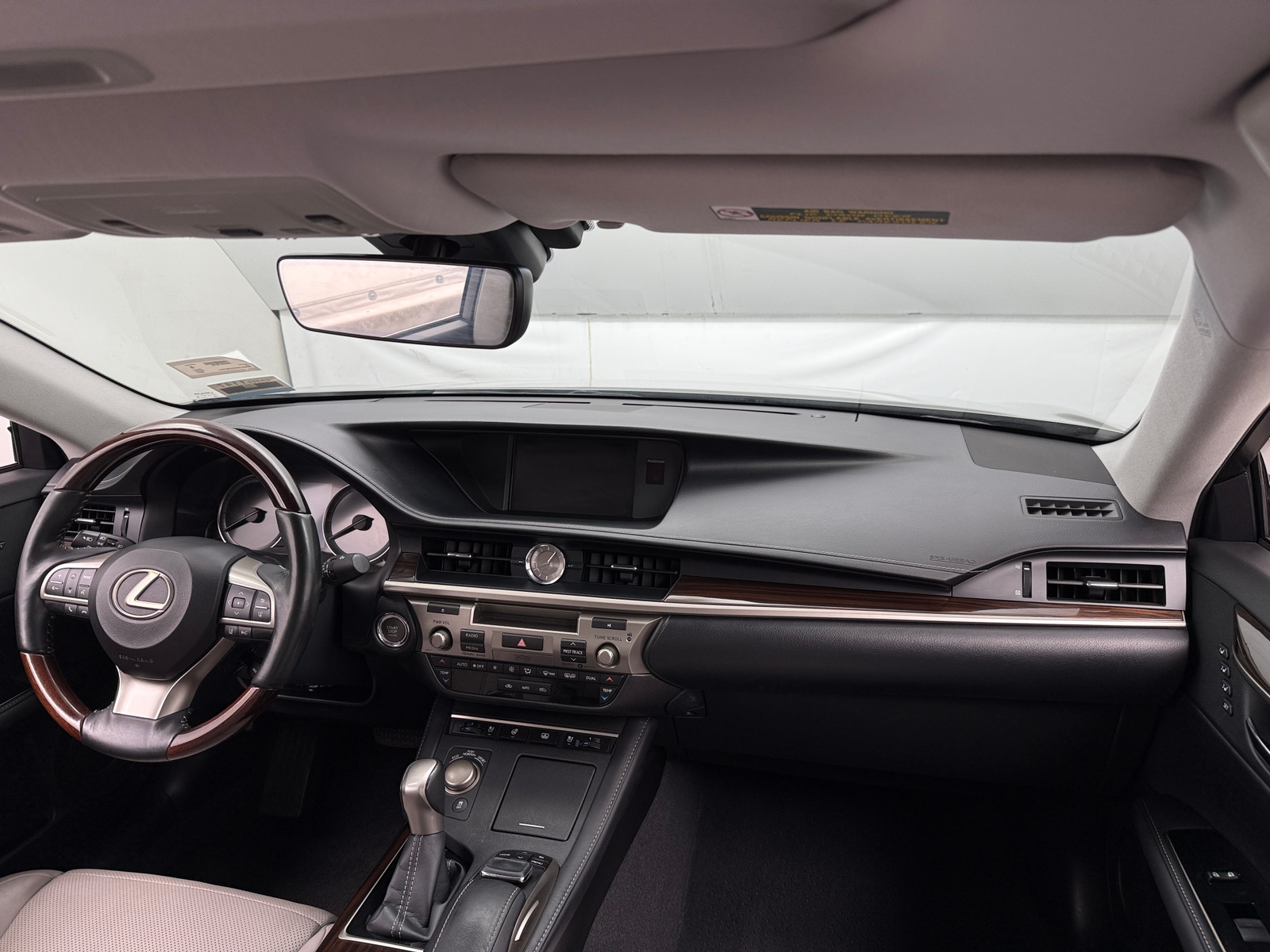 Thumbnail: 2017 Lexus ES - 2