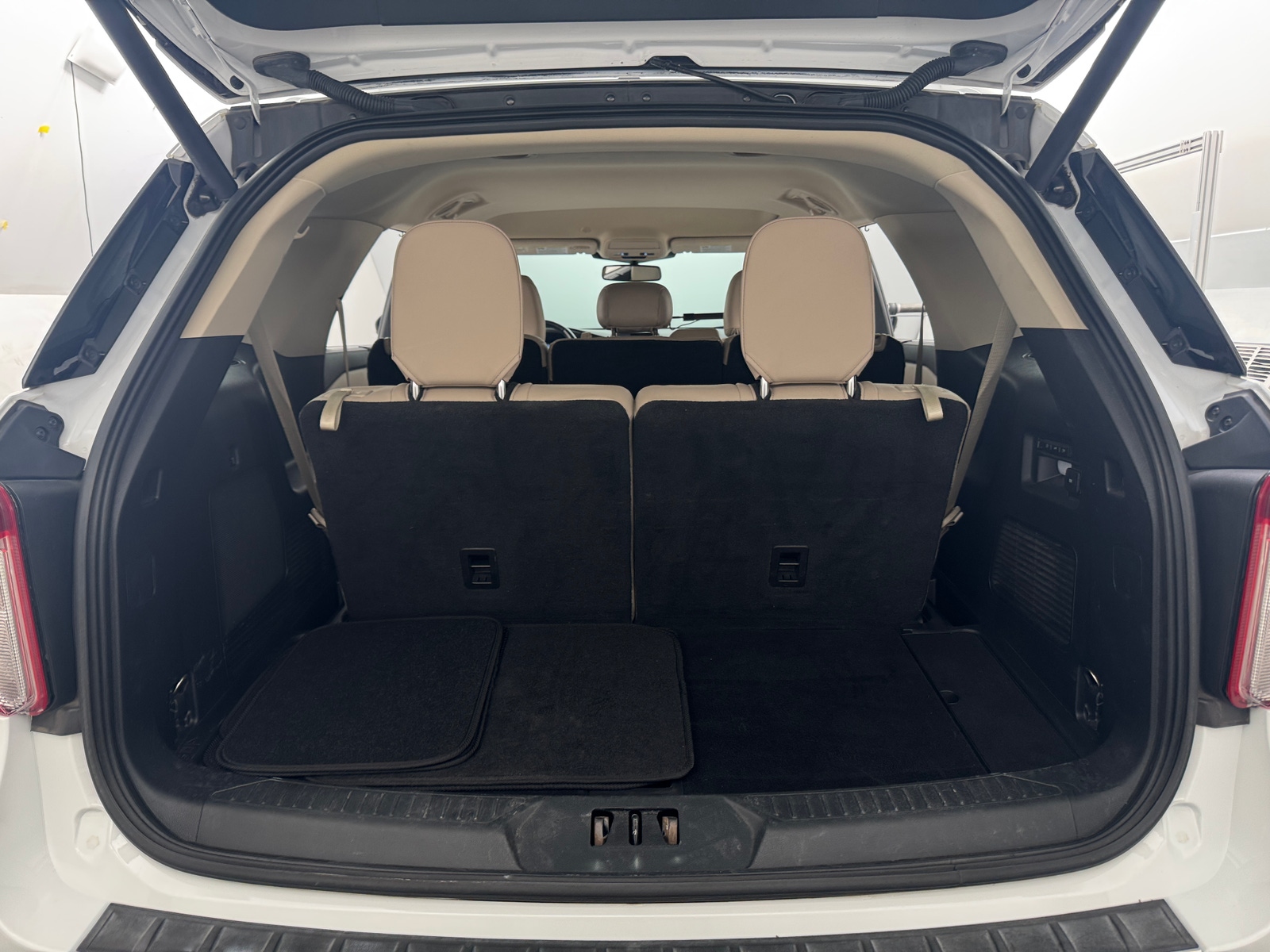Thumbnail: 2021 Ford Explorer - 6