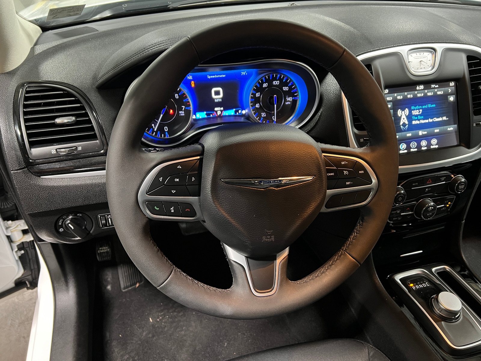 Thumbnail: 2023 Chrysler 300 - 5