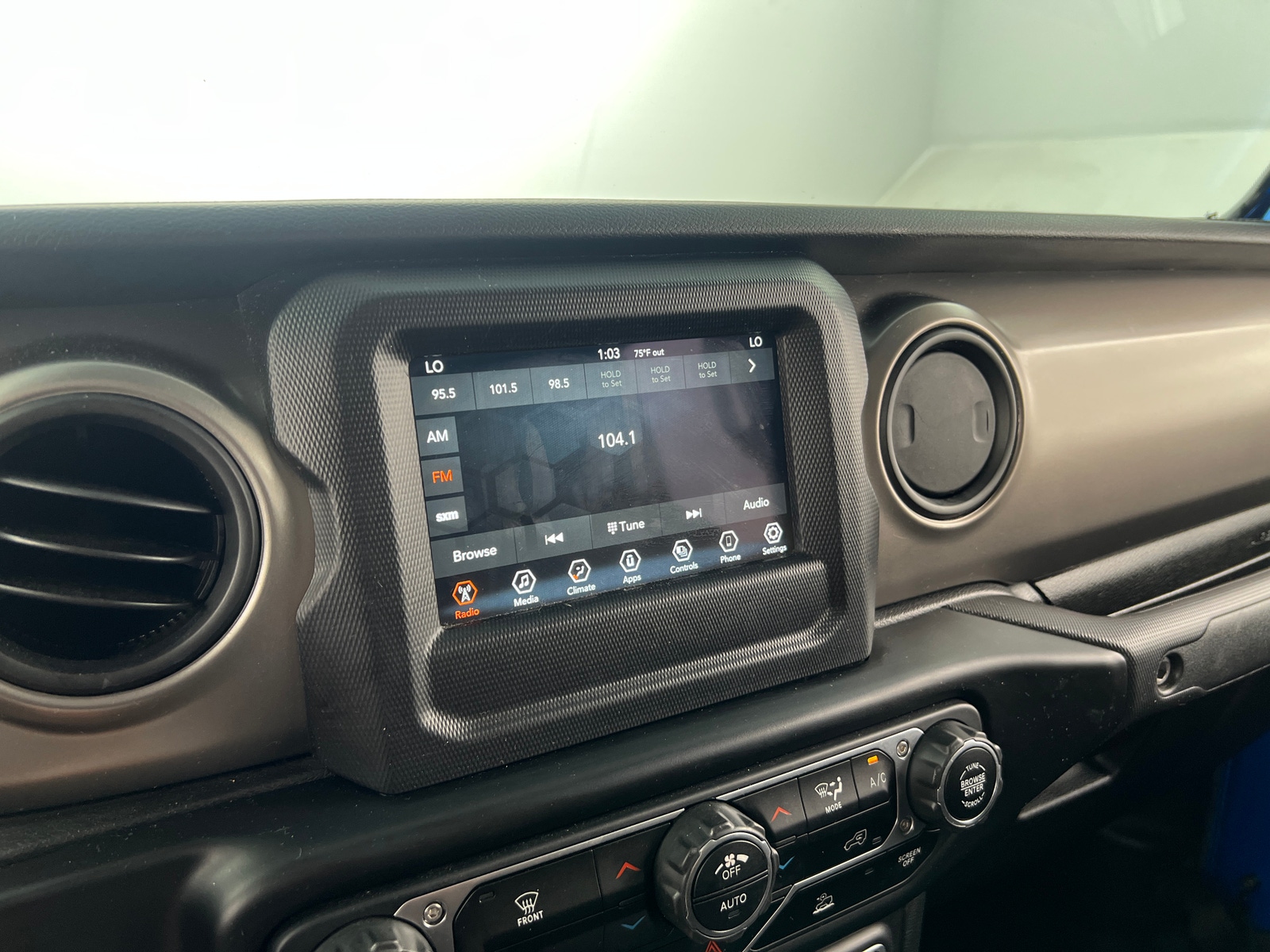 Thumbnail: 2021 Jeep Gladiator - 4