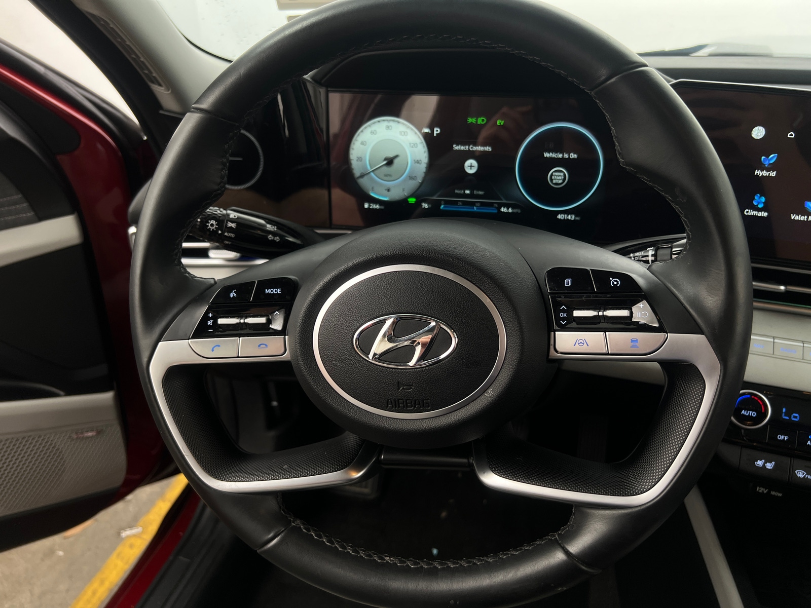 Thumbnail: 2023 Hyundai Elantra - 4