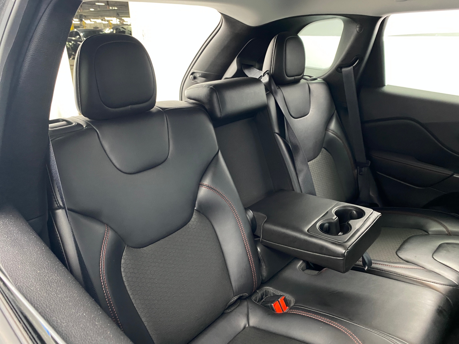 Thumbnail: 2020 Jeep Cherokee - 6
