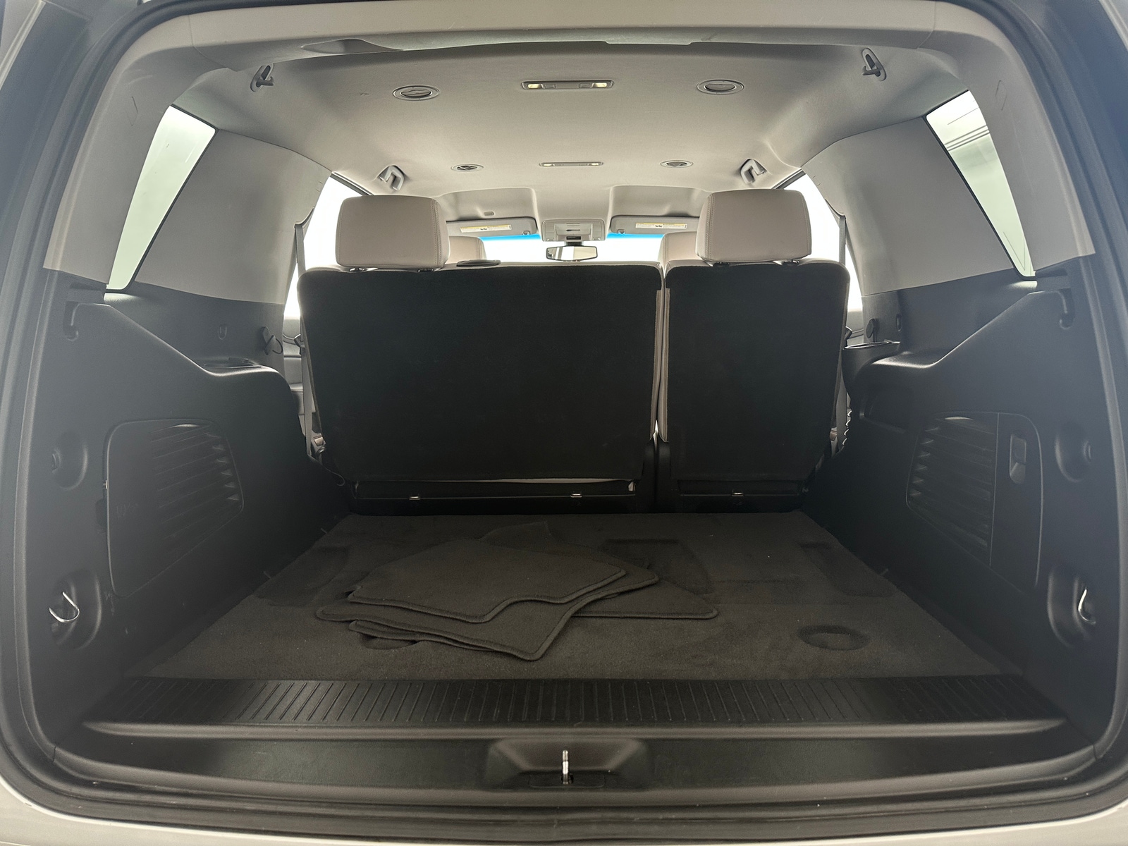 Thumbnail: 2019 Chevrolet Tahoe - 7