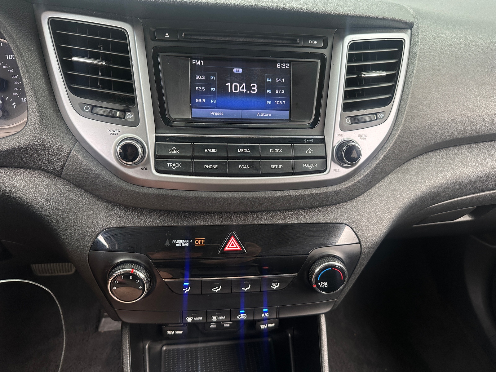 Thumbnail: 2016 Hyundai Tucson - 4