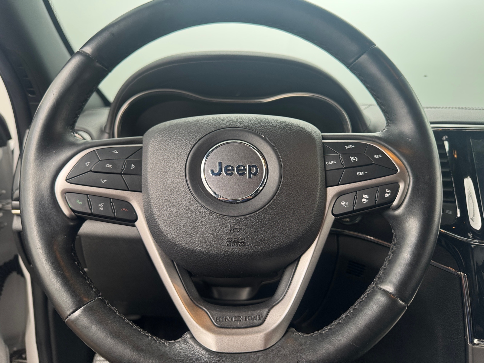 Thumbnail: 2019 Jeep Grand Cherokee - 4