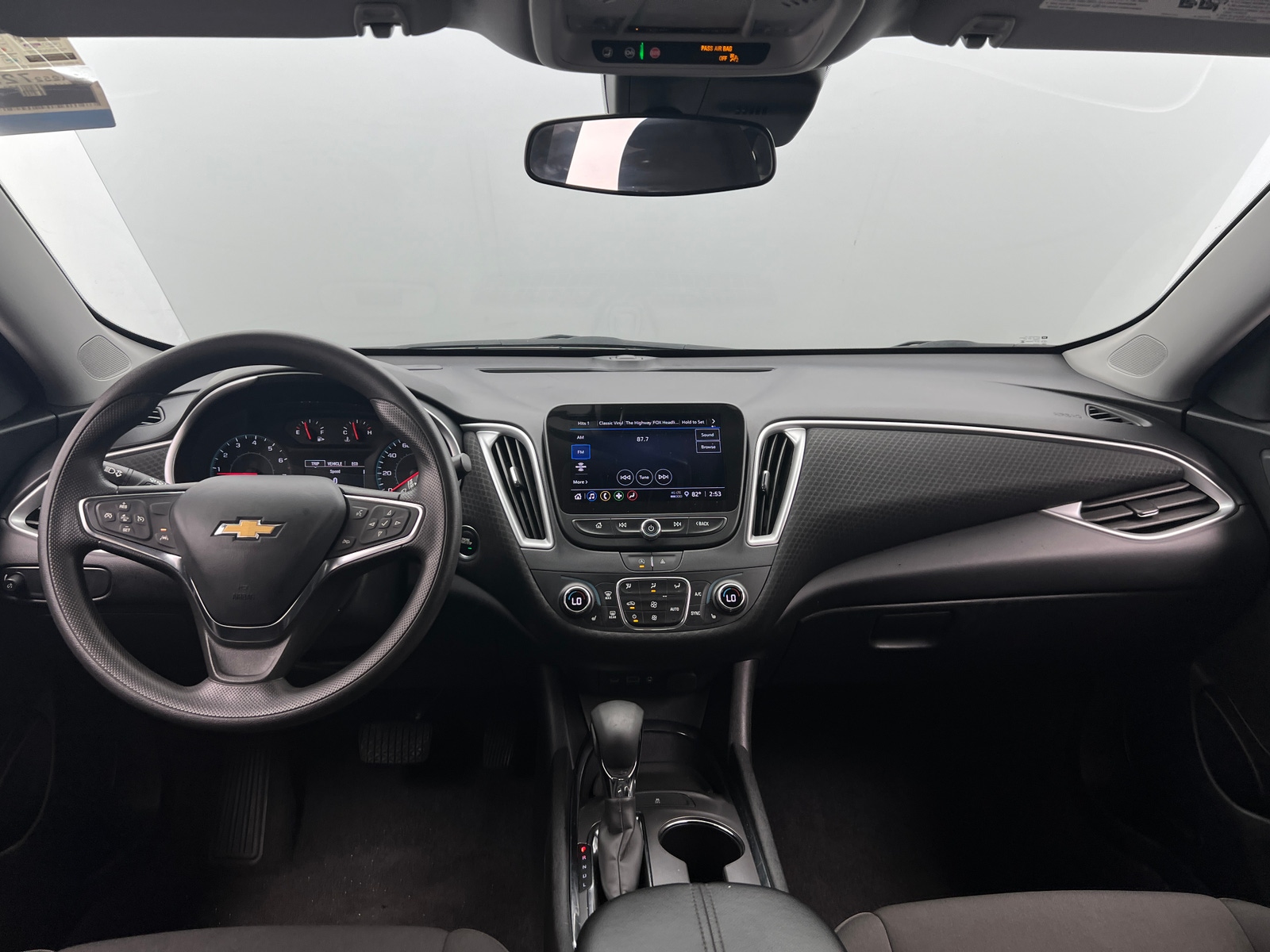 Thumbnail: 2023 Chevrolet Malibu - 3