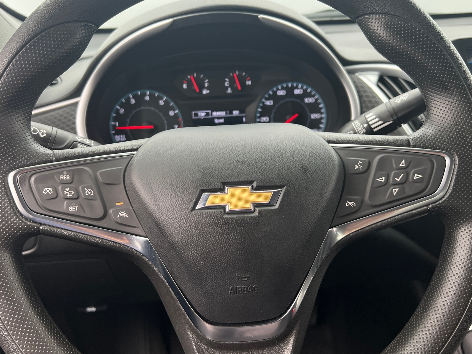Thumbnail: 2023 Chevrolet Malibu - 5