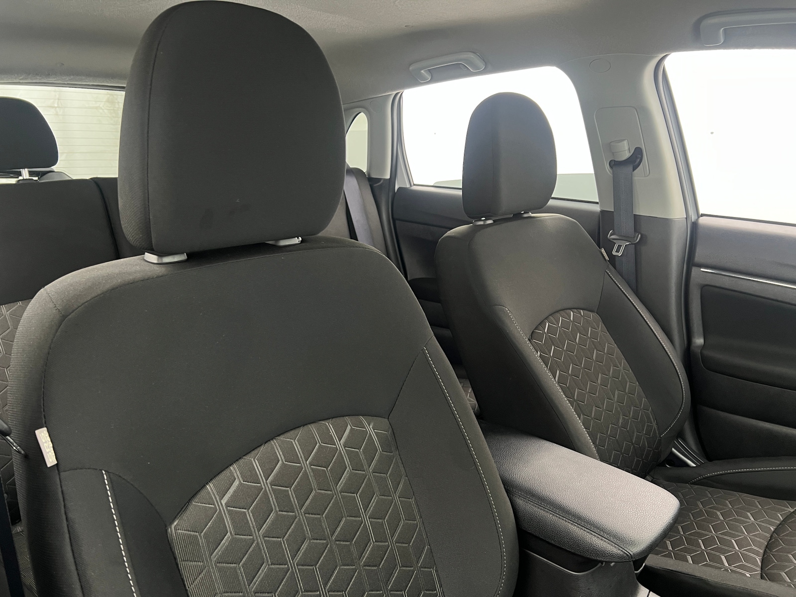 Thumbnail: 2024 Mitsubishi Outlander Sport - 2