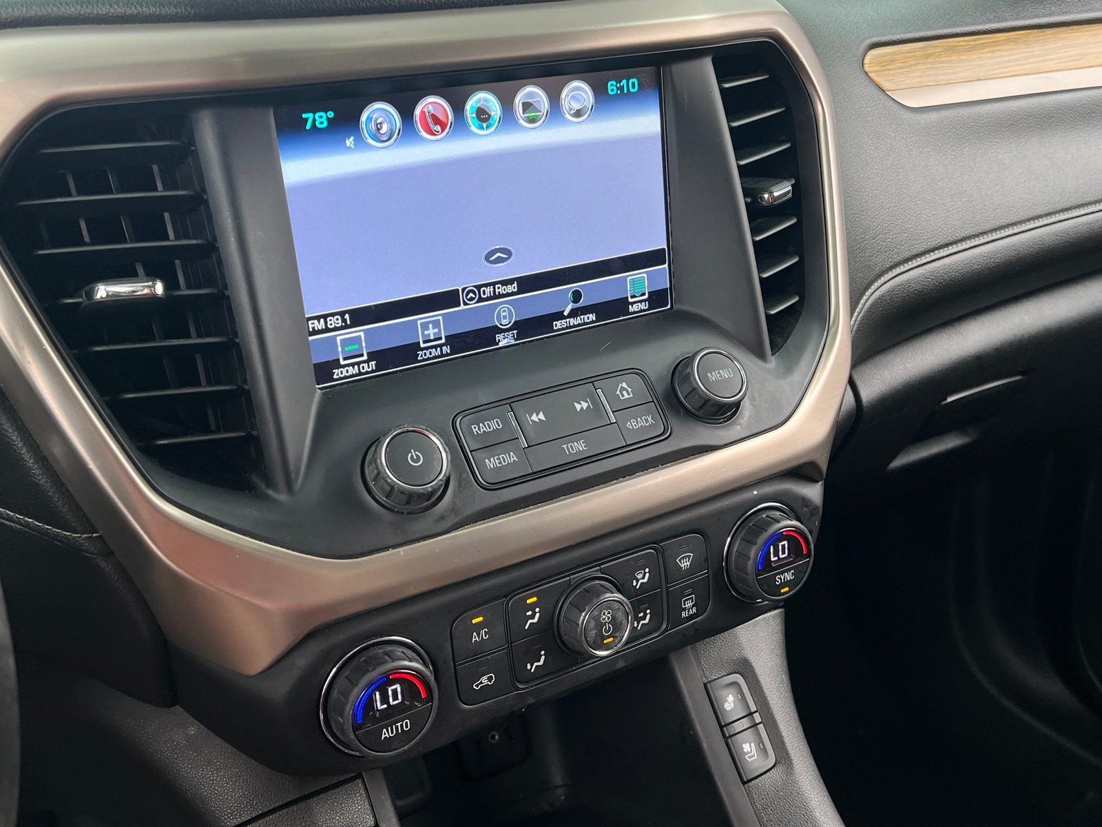 Thumbnail: 2017 GMC Acadia - 3