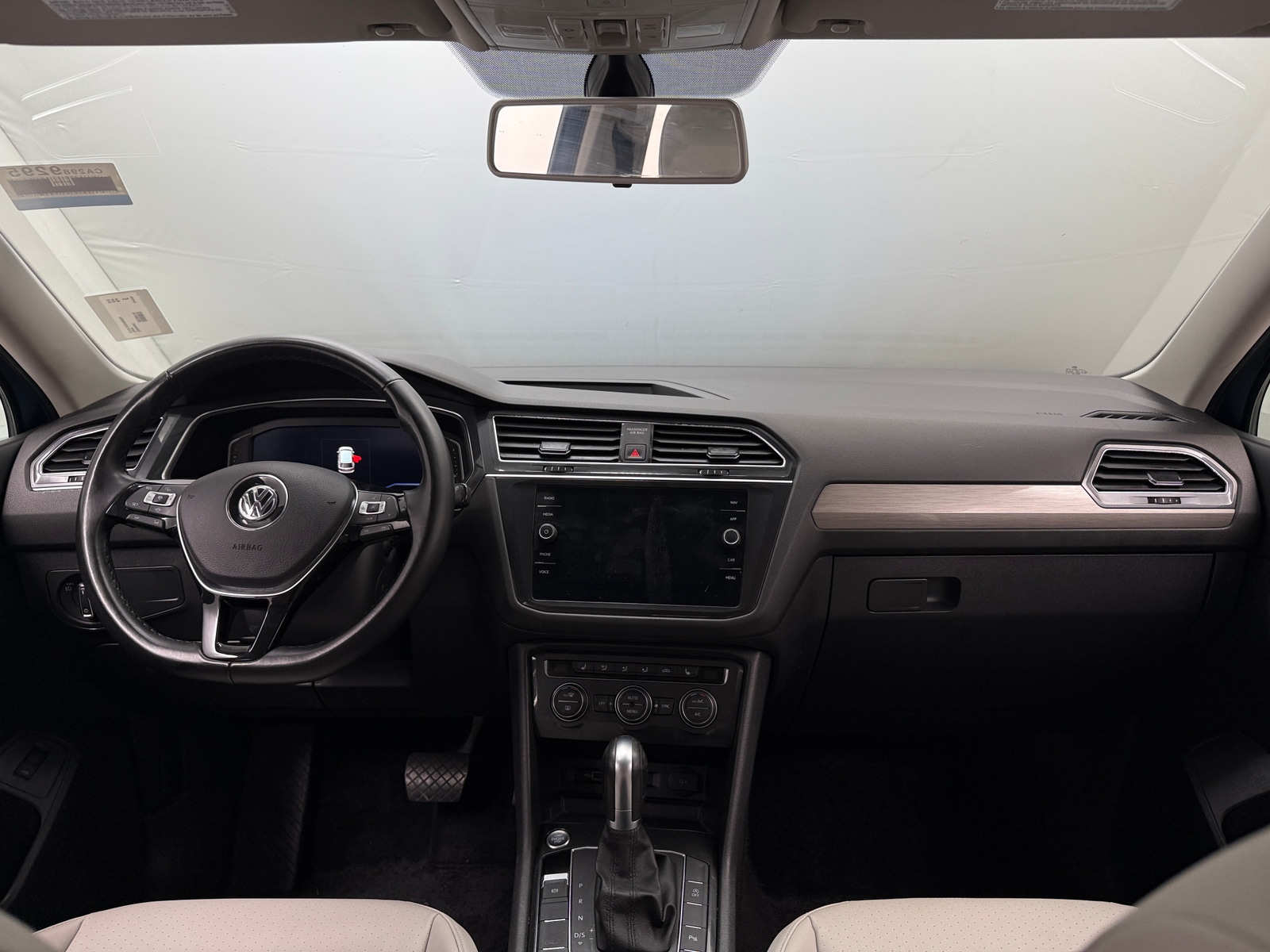 Thumbnail: 2019 Volkswagen Tiguan - 2