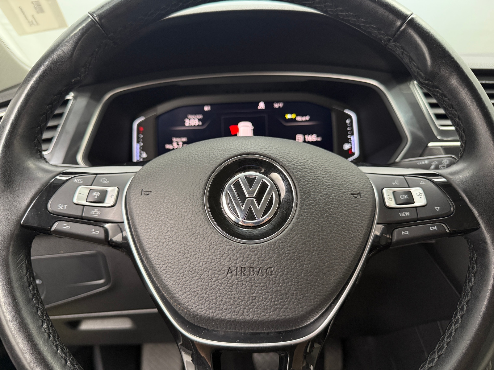 Thumbnail: 2019 Volkswagen Tiguan - 4