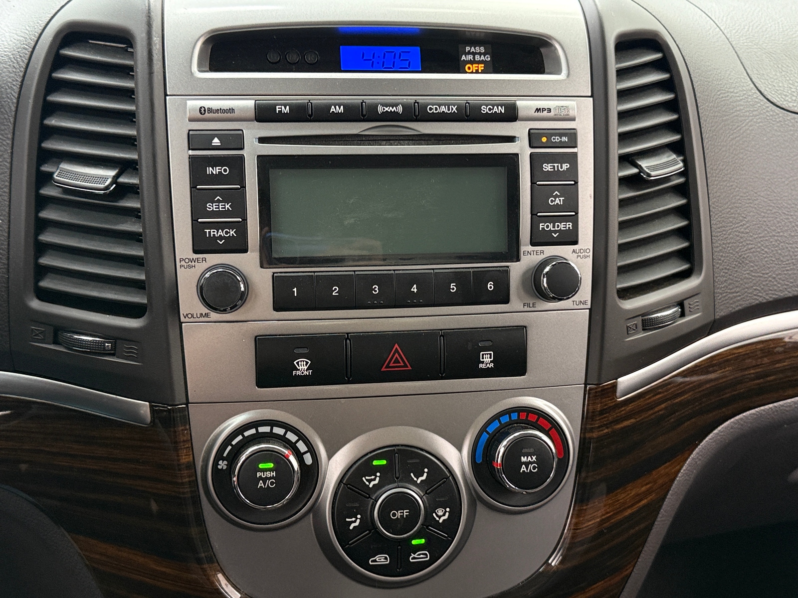 Thumbnail: 2011 Hyundai Santa Fe - 4