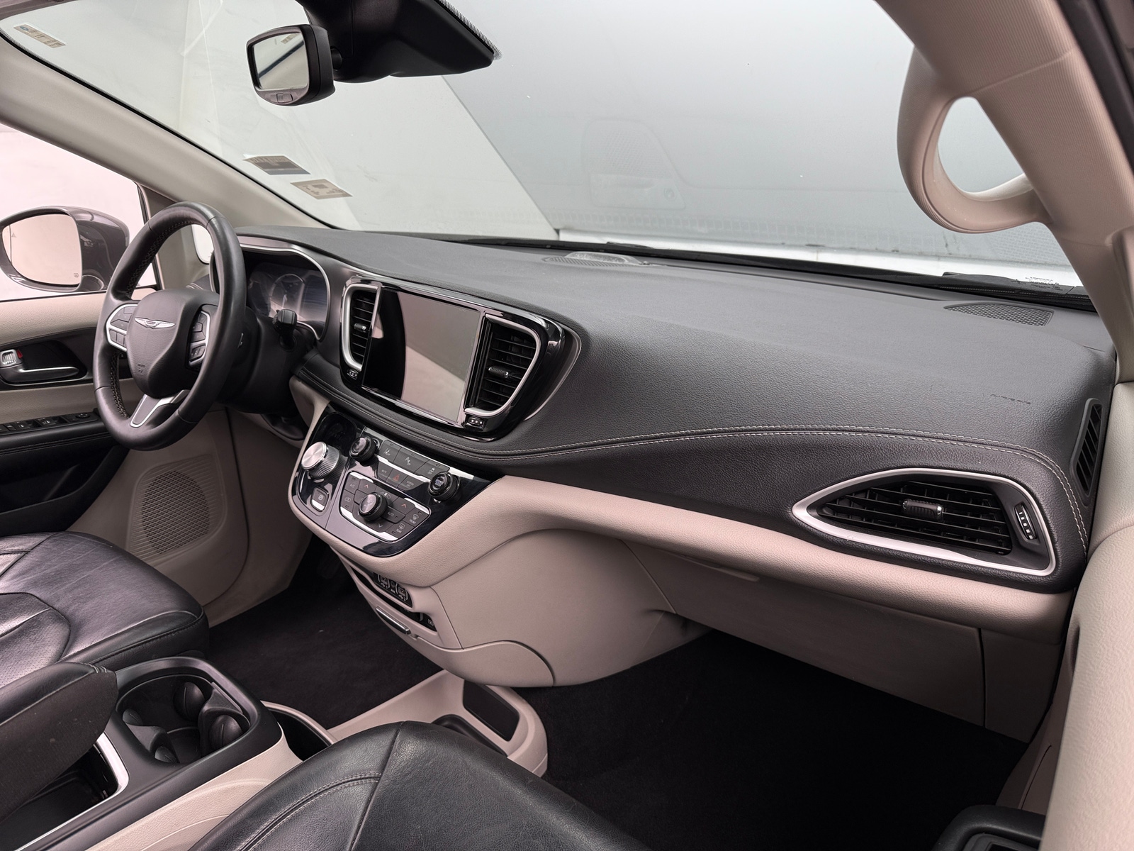 Thumbnail: 2022 Chrysler Pacifica - 2