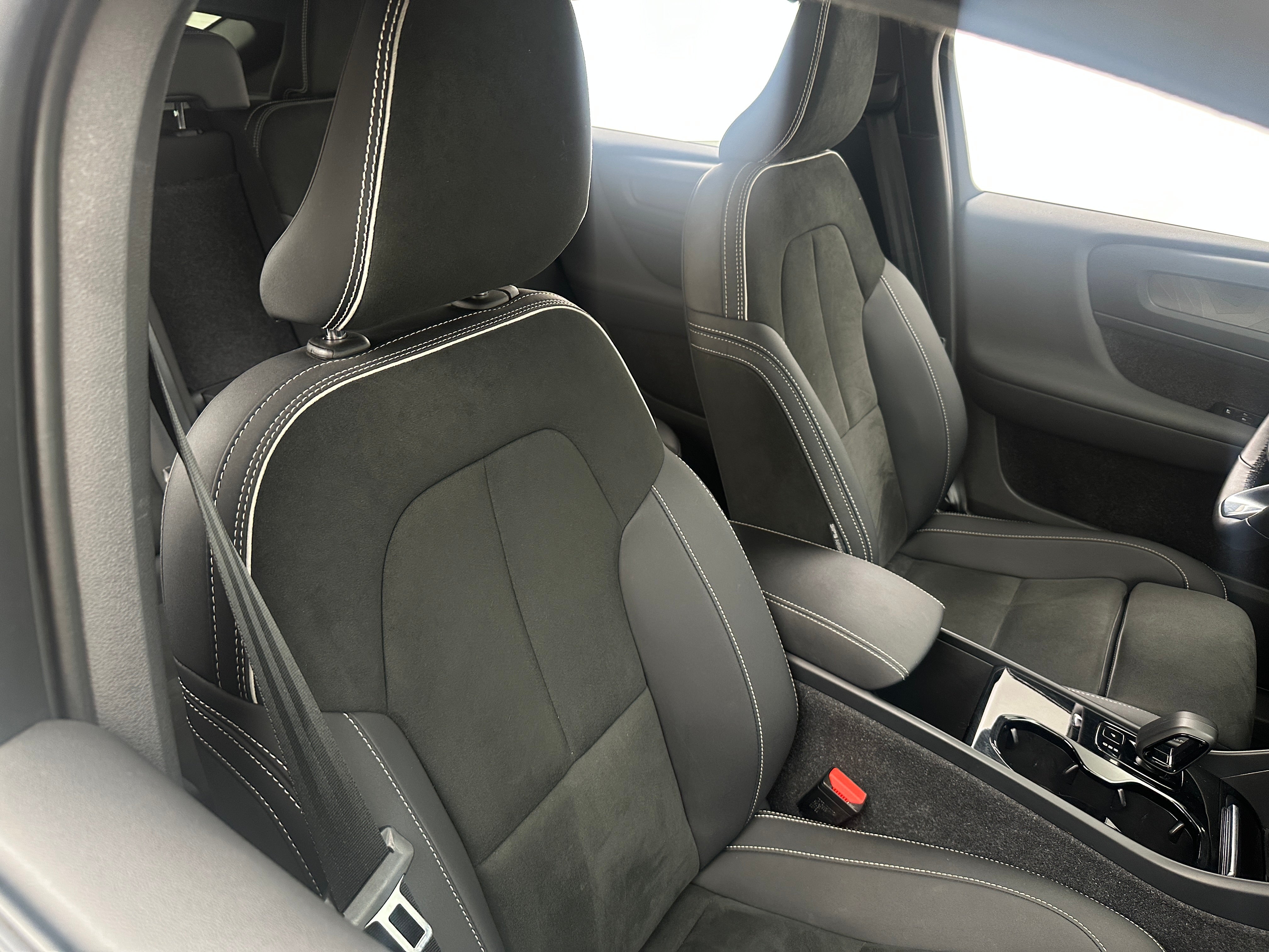 2023 Volvo C40