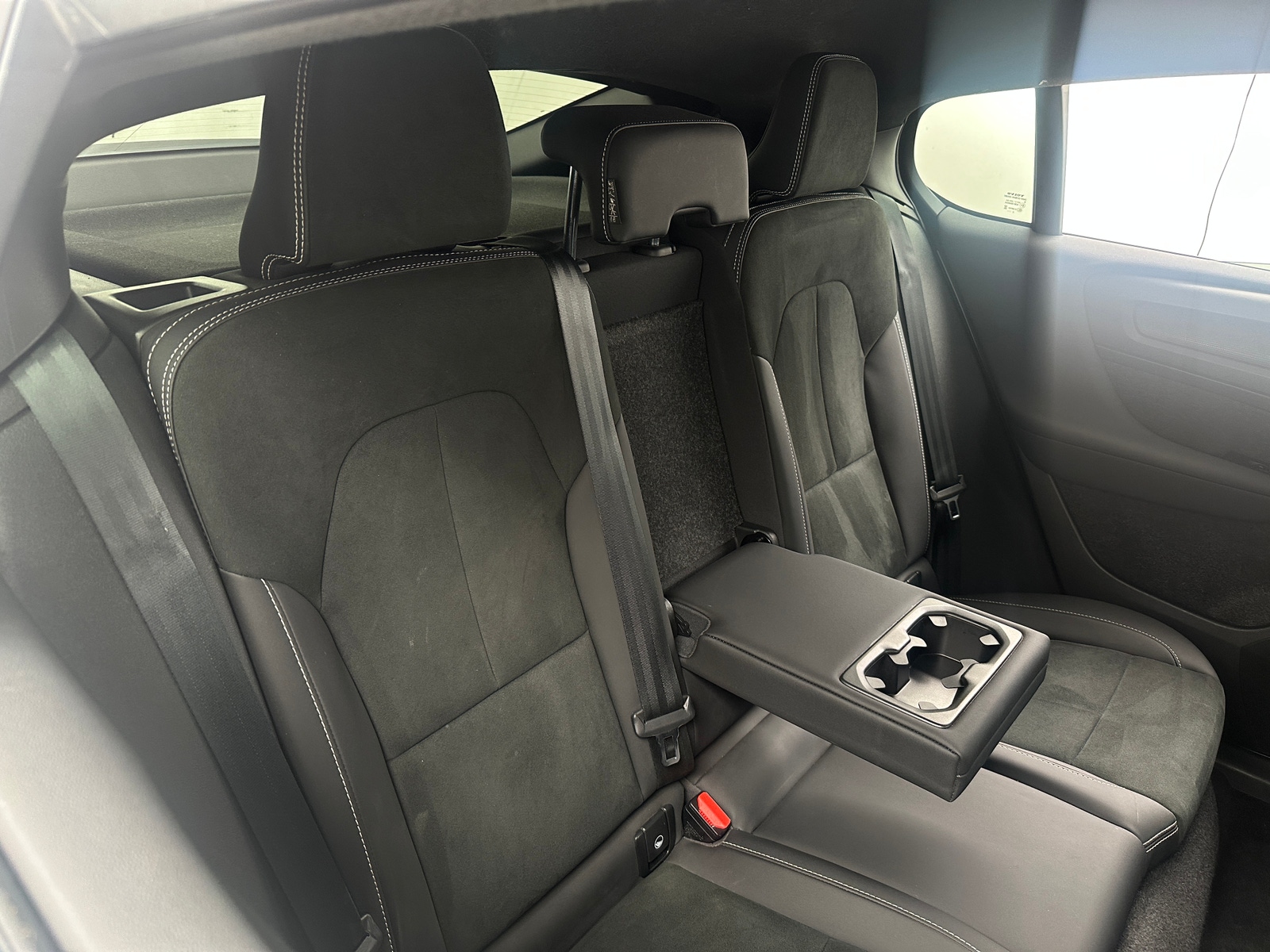 Thumbnail: 2023 Volvo C40 - 5