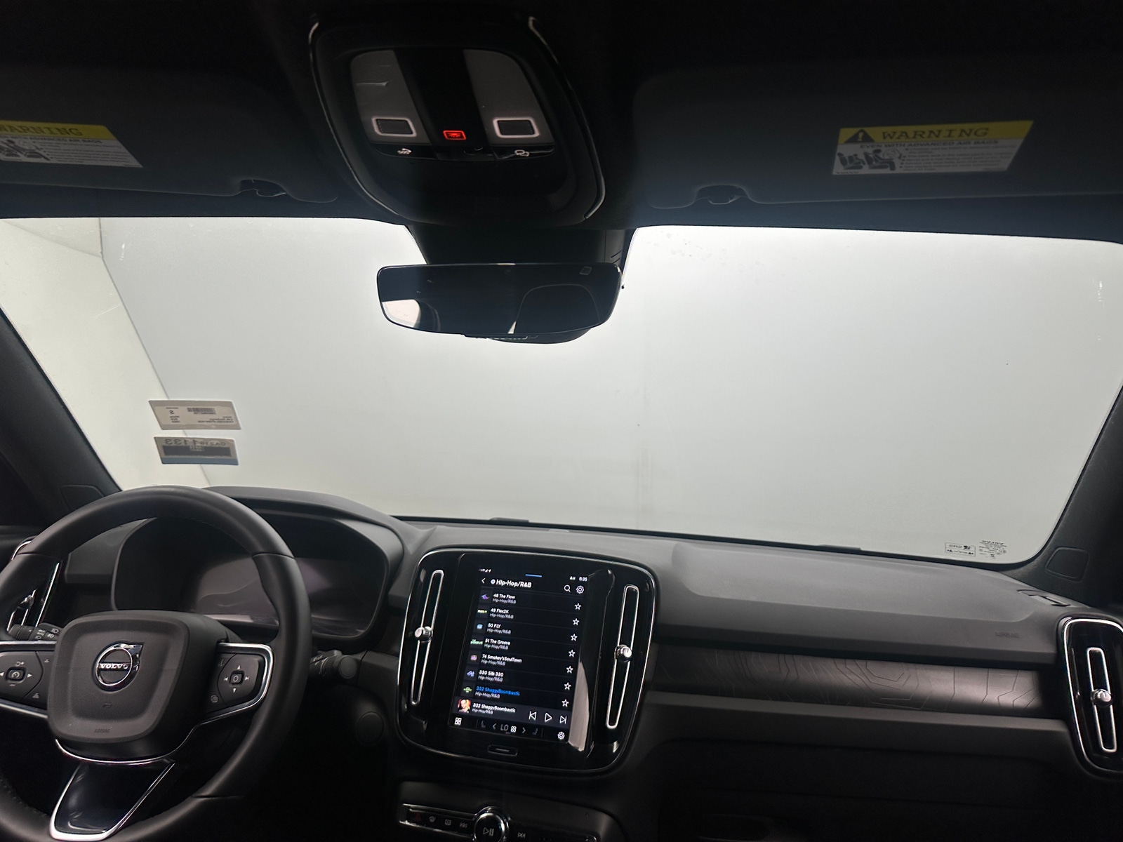 Thumbnail: 2023 Volvo C40 - 2