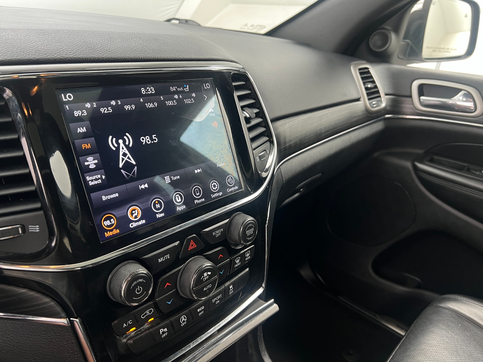 Thumbnail: 2020 Jeep Grand Cherokee - 3