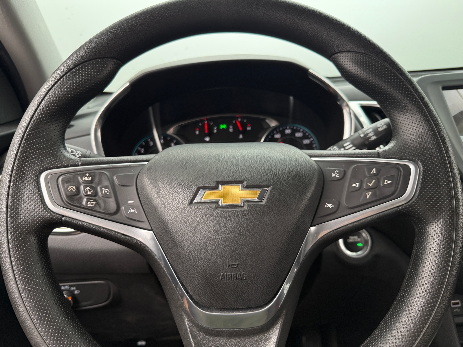 Thumbnail: 2023 Chevrolet Equinox - 5