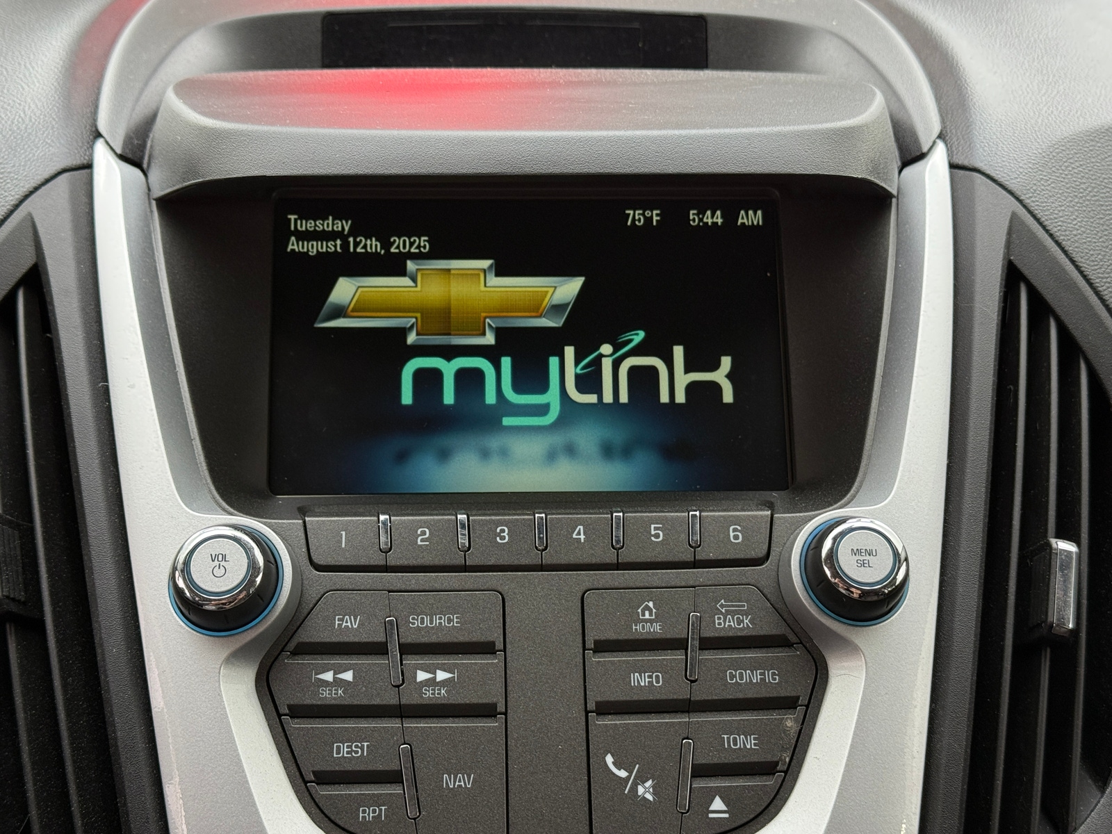 Thumbnail: 2015 Chevrolet Equinox - 3