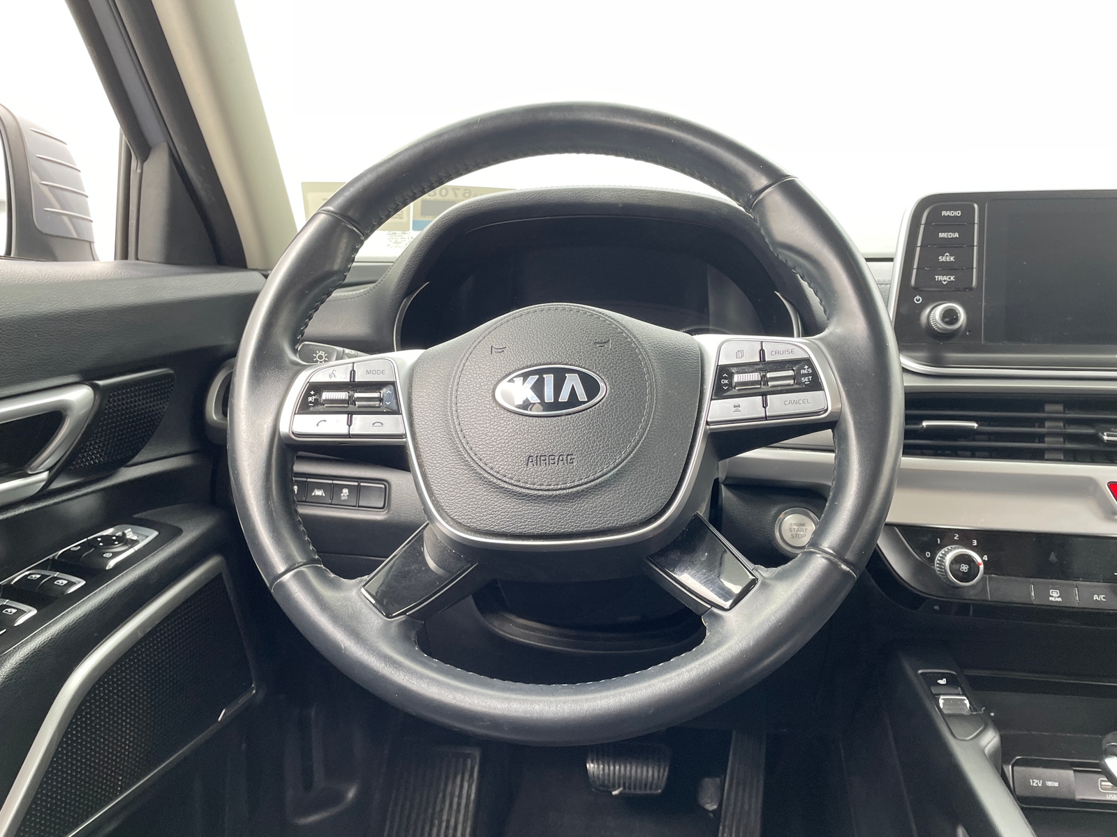 Thumbnail: 2020 Kia Telluride - 4