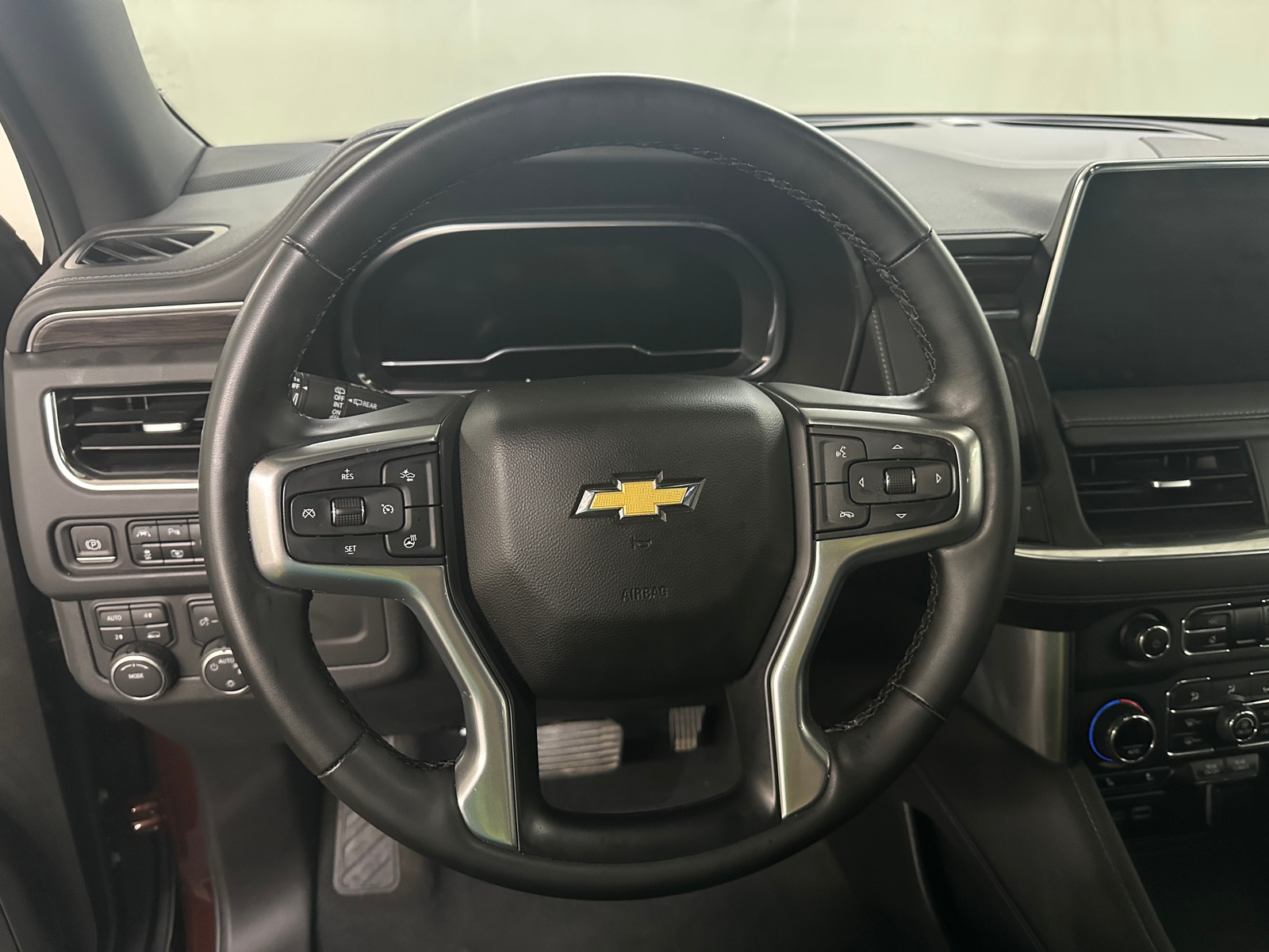 Thumbnail: 2023 Chevrolet Tahoe - 5