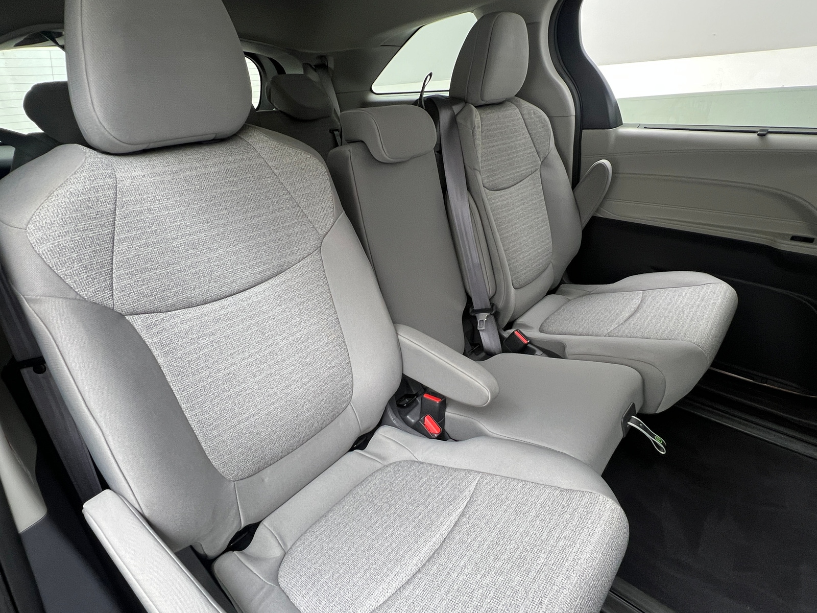 Thumbnail: 2021 Toyota Sienna - 6