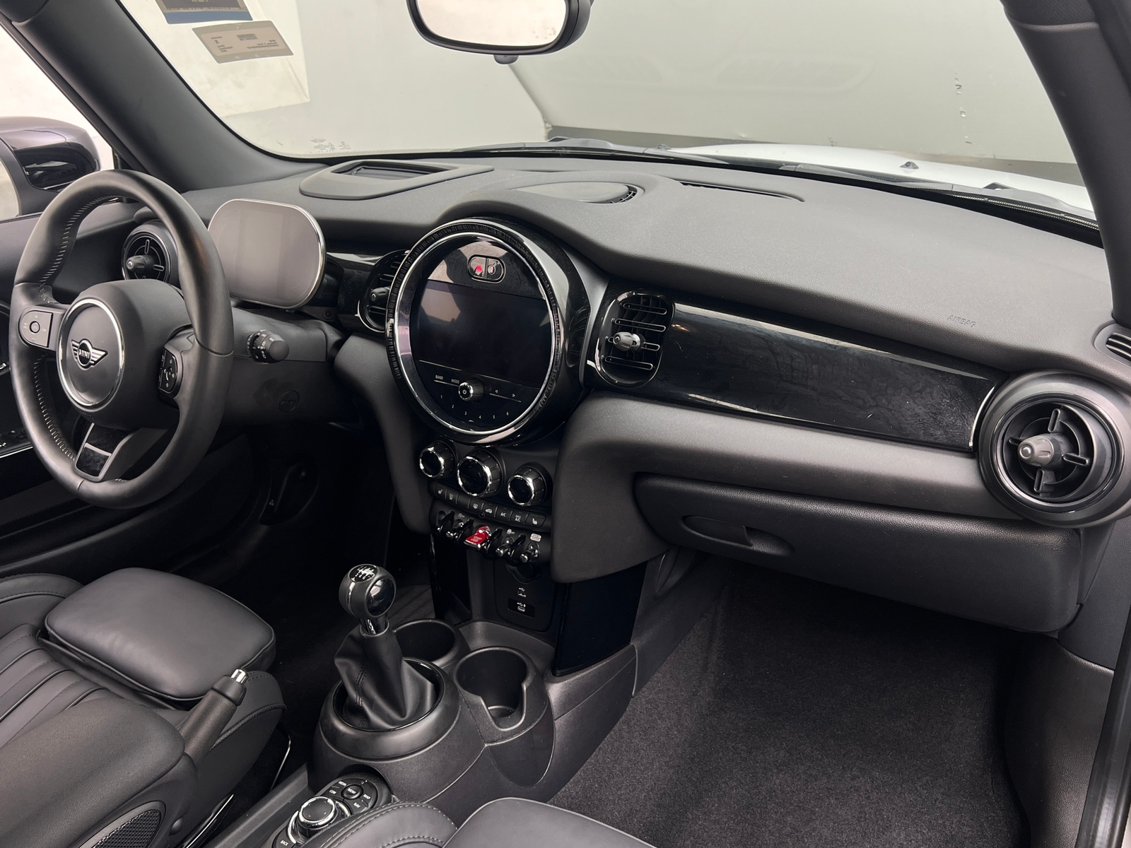Thumbnail: 2022 MINI Cooper Hardtop - 3