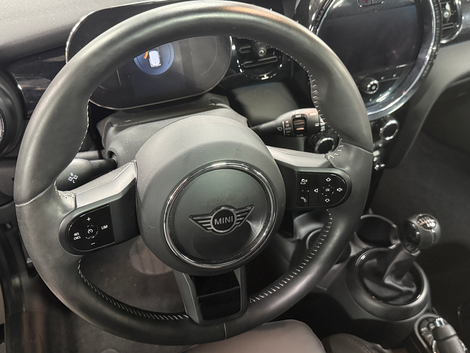 Thumbnail: 2022 MINI Cooper Hardtop - 5