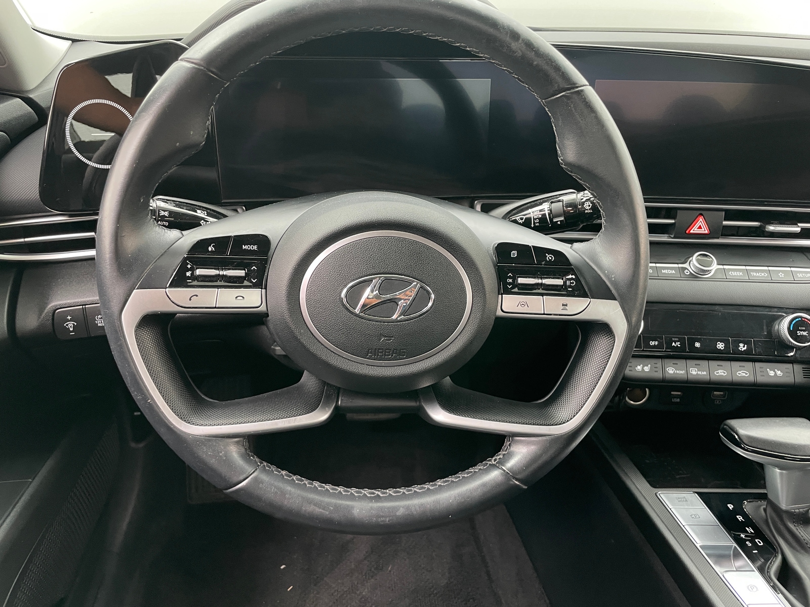 Thumbnail: 2022 Hyundai Elantra - 4