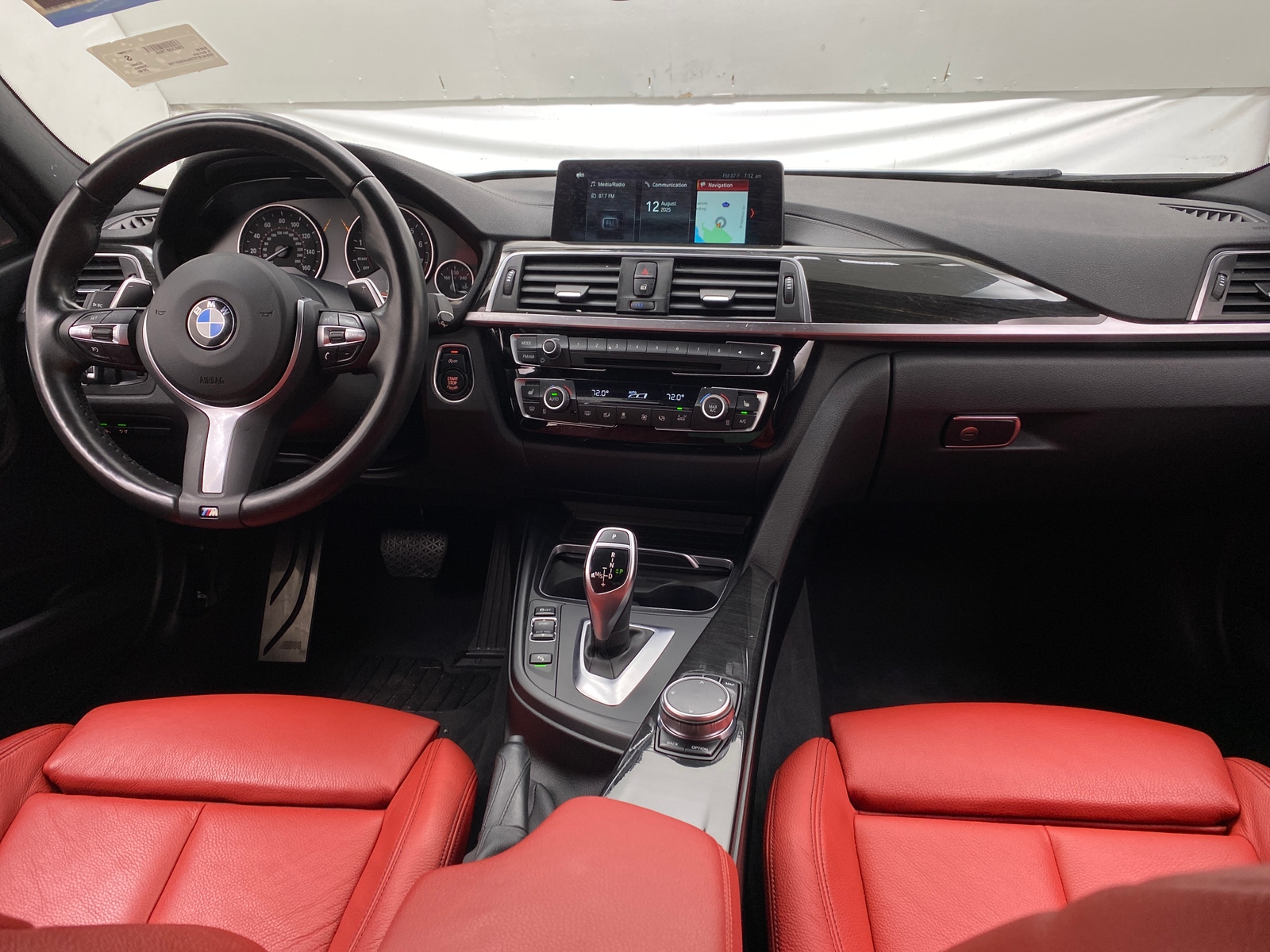 Thumbnail: 2018 BMW 3 Series - 3