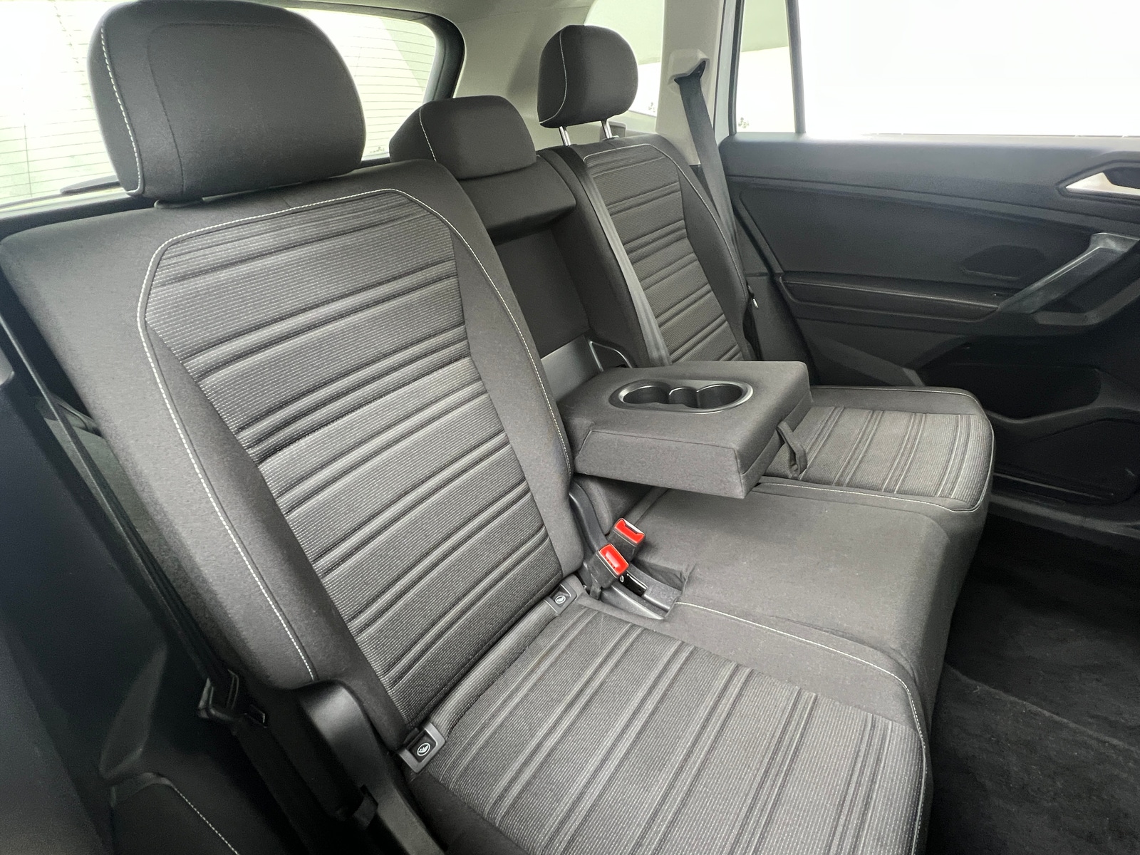 Thumbnail: 2022 Volkswagen Tiguan - 6
