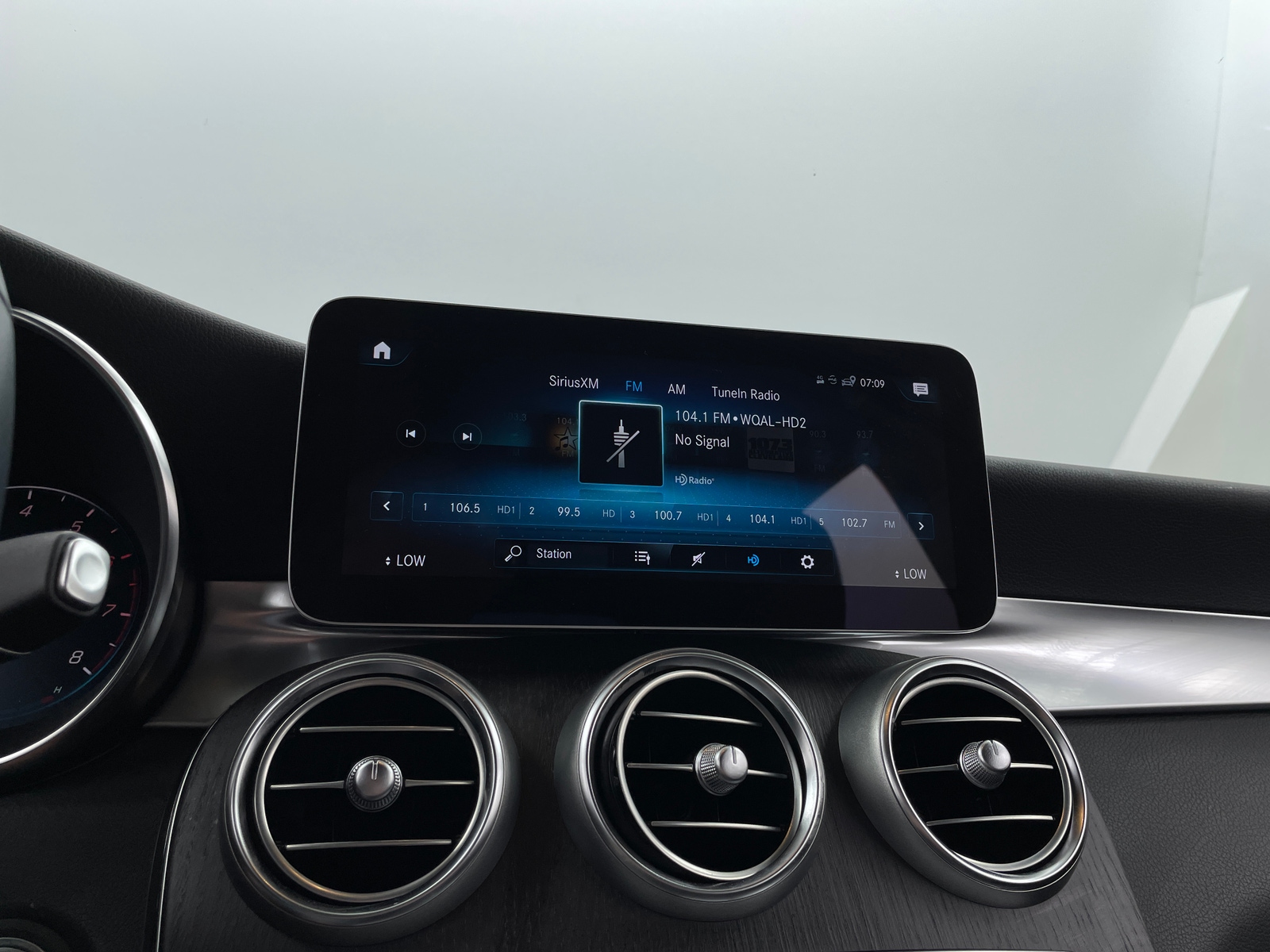 Thumbnail: 2022 Mercedes-Benz GLC - 3