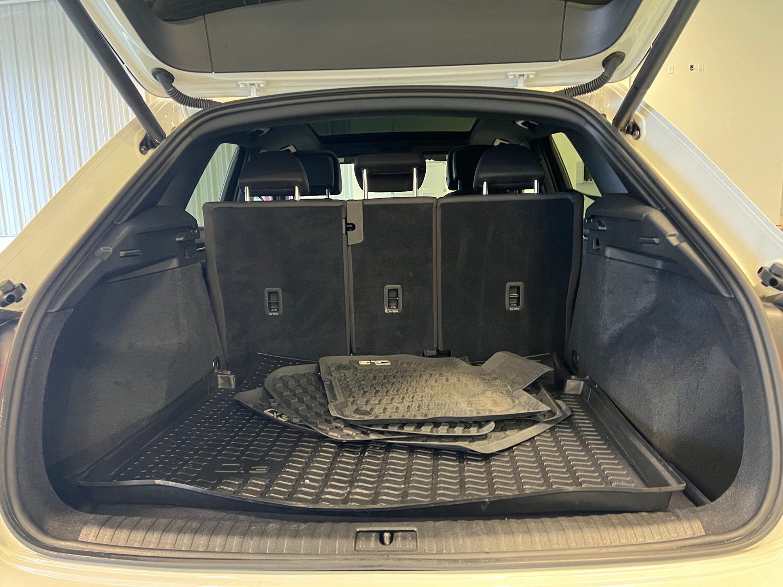 Thumbnail: 2020 Audi Q3 - 6