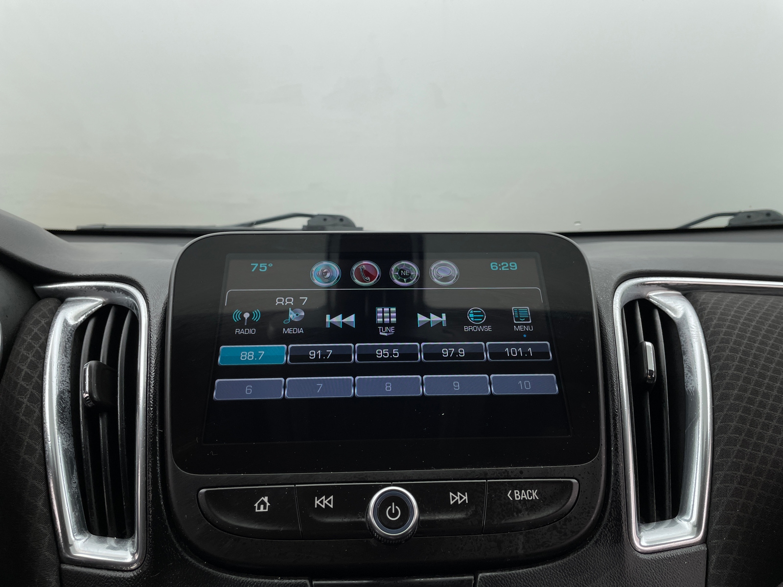 Thumbnail: 2016 Chevrolet Malibu - 4
