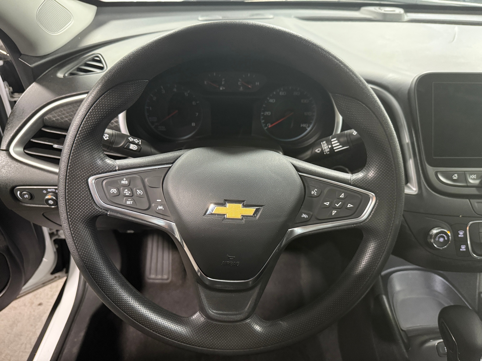 Thumbnail: 2023 Chevrolet Malibu - 5