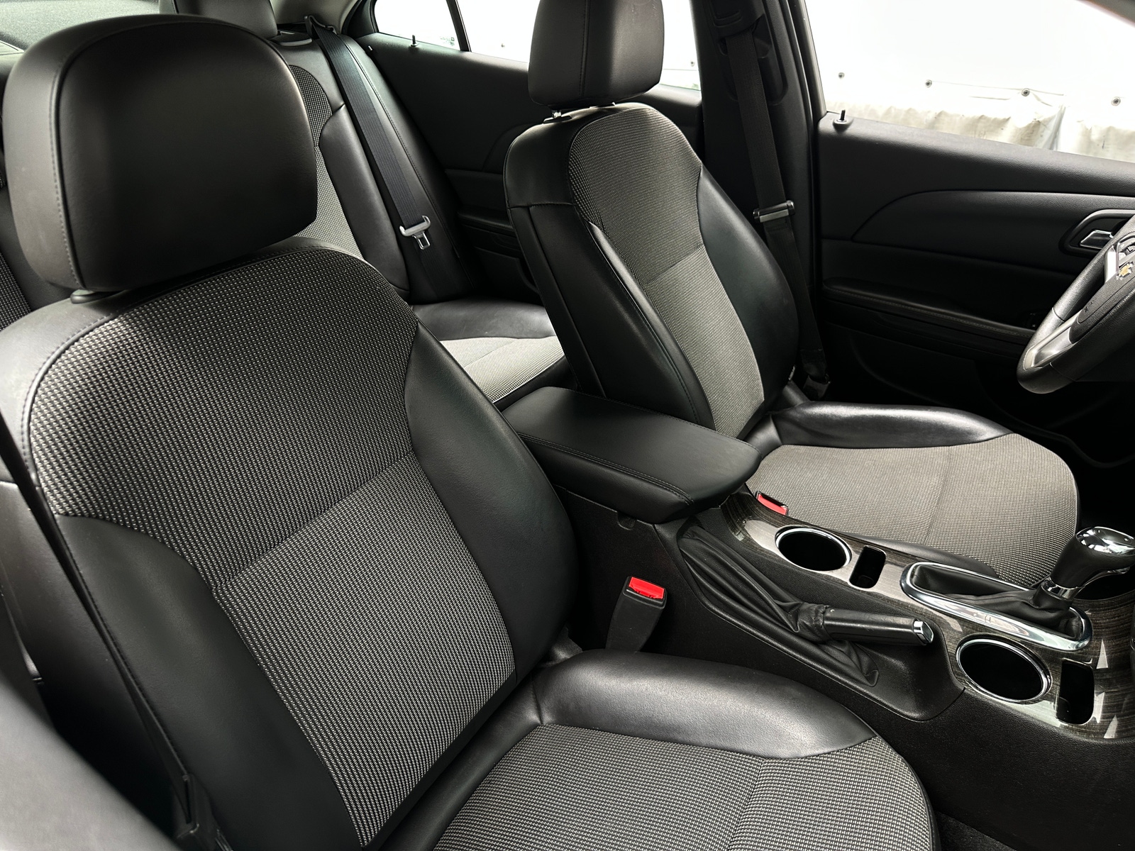 Thumbnail: 2015 Chevrolet Malibu - 2