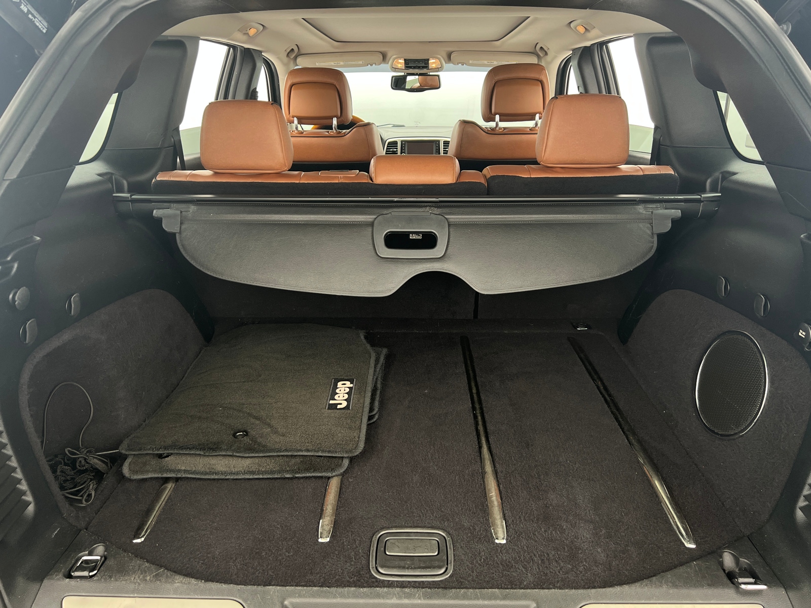Thumbnail: 2012 Jeep Grand Cherokee - 6