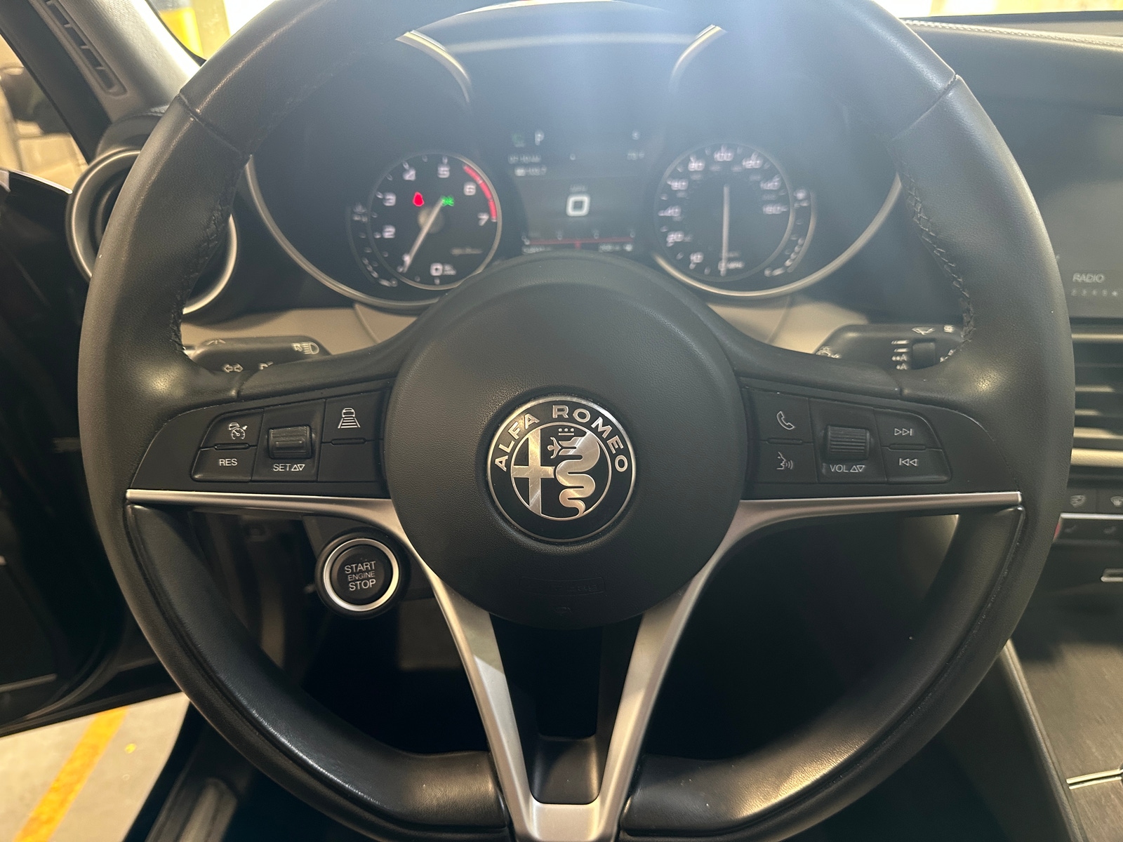 Thumbnail: 2019 Alfa Romeo Giulia - 4