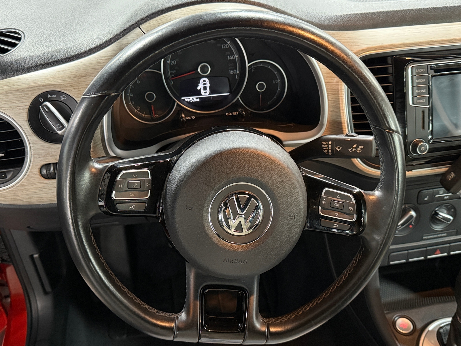 Thumbnail: 2018 Volkswagen Beetle - 5
