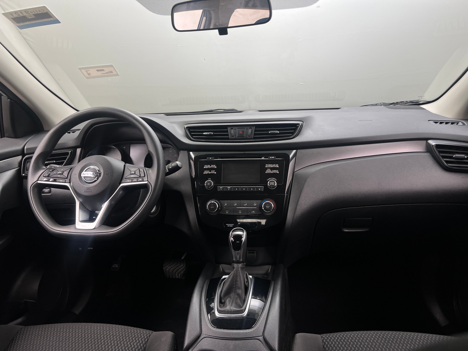 Thumbnail: 2018 Nissan Rogue Sport - 3