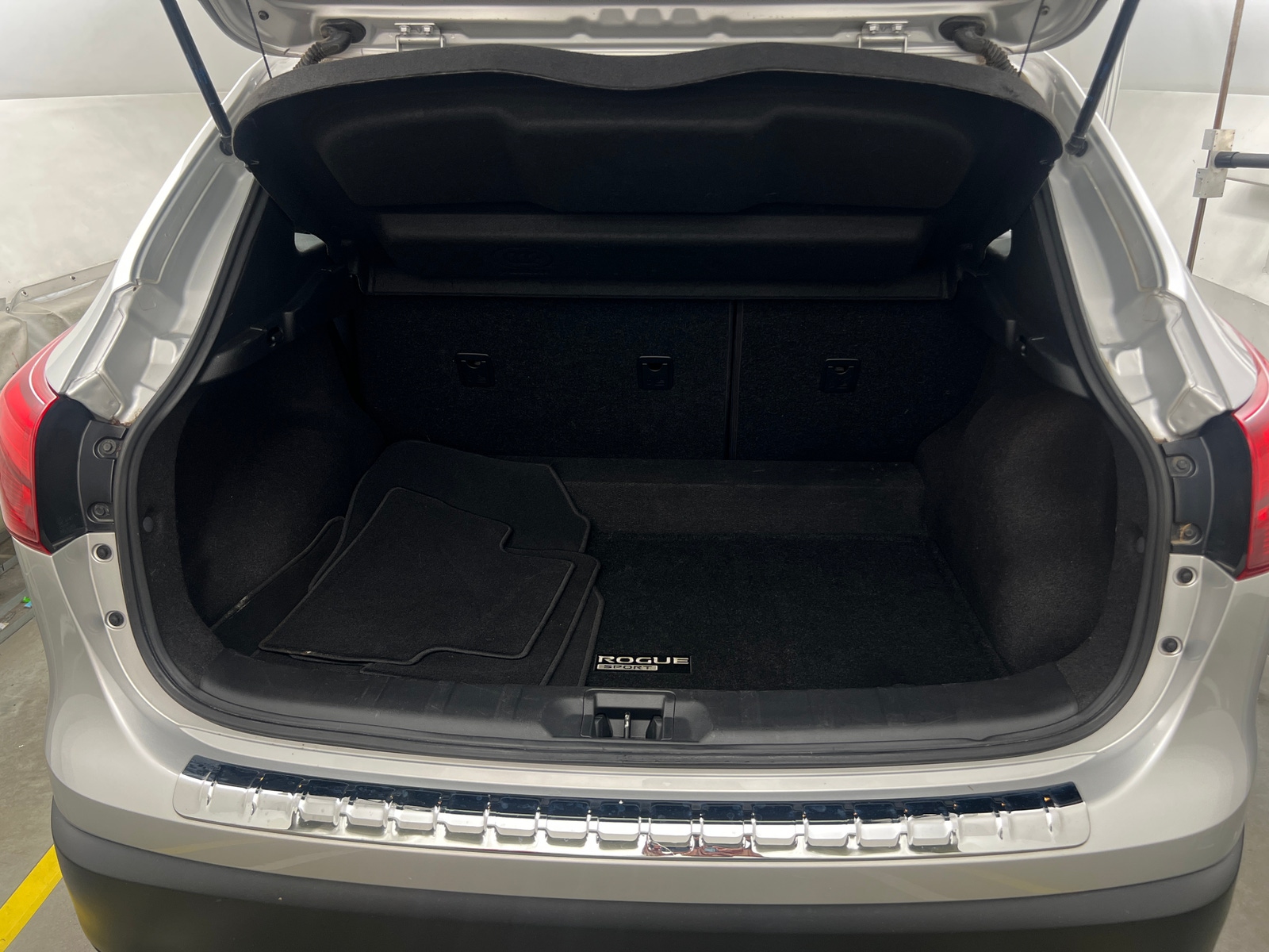 Thumbnail: 2018 Nissan Rogue Sport - 7