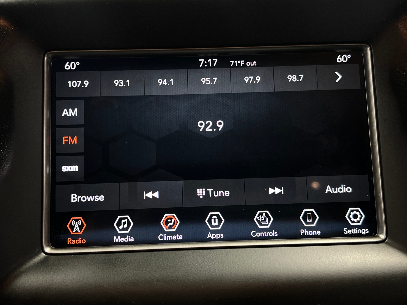 Thumbnail: 2018 Jeep Grand Cherokee - 3